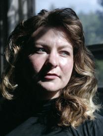 Peters_Julia_Profile